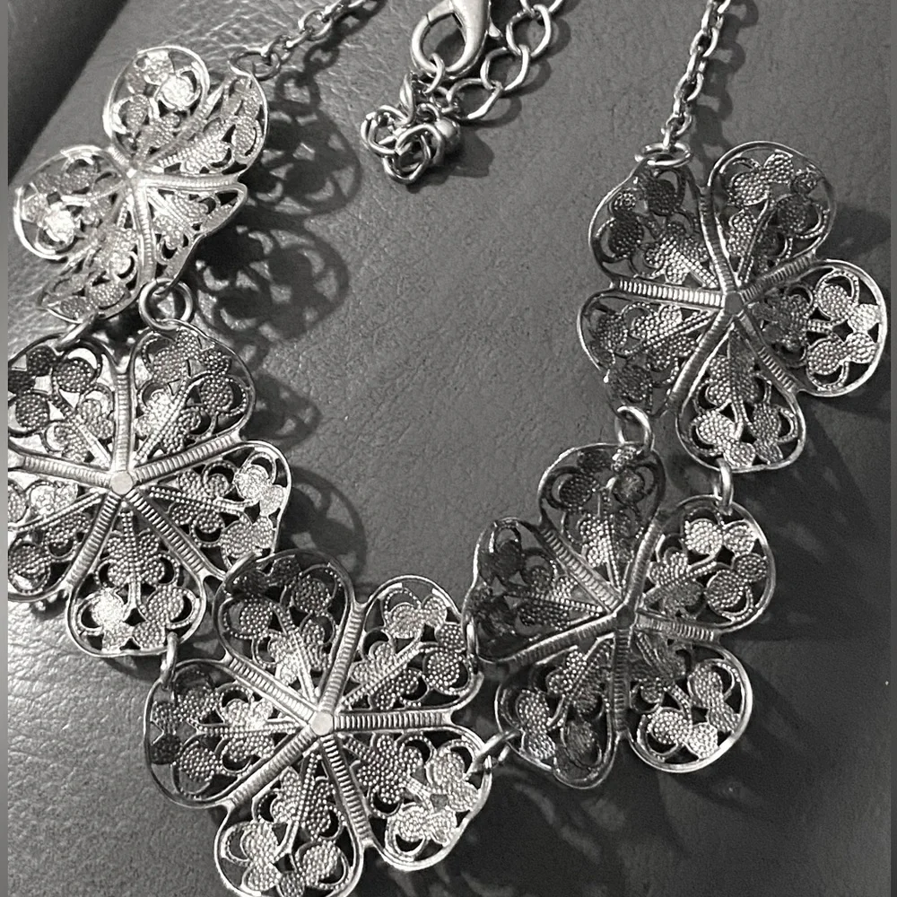 Vintage Silver Tone Filigree Flower Link Chocker Necklace Center Rhinestones
